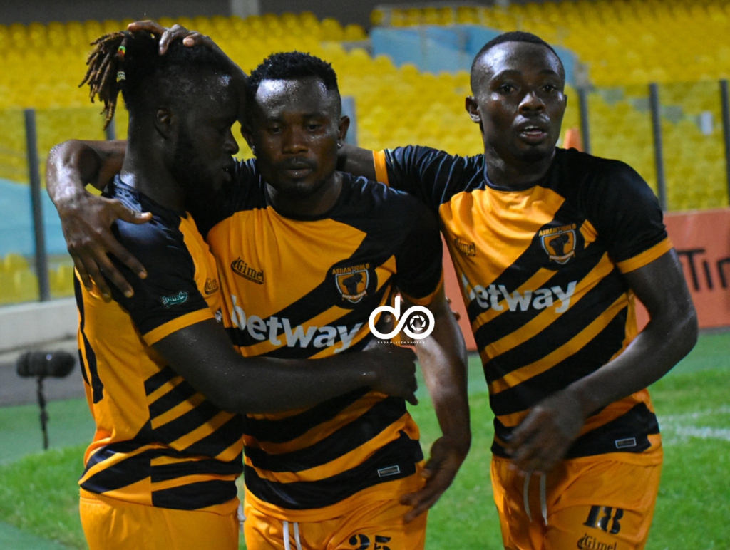 In pictures: Hearts 2-2 AshGold