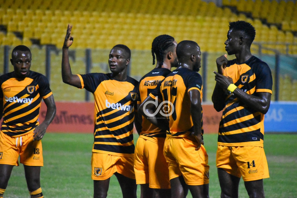 In pictures: Hearts 2-2 AshGold