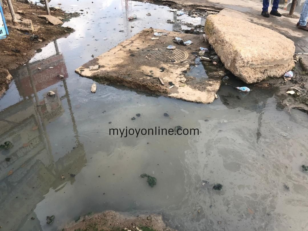 #JoyInYourCommunity: Commuters lament poor roads at Hansonic in Dansoman