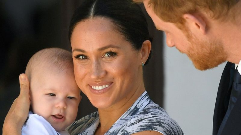 Meghan: Duchess of Sussex tells of miscarriage 'pain and grief'