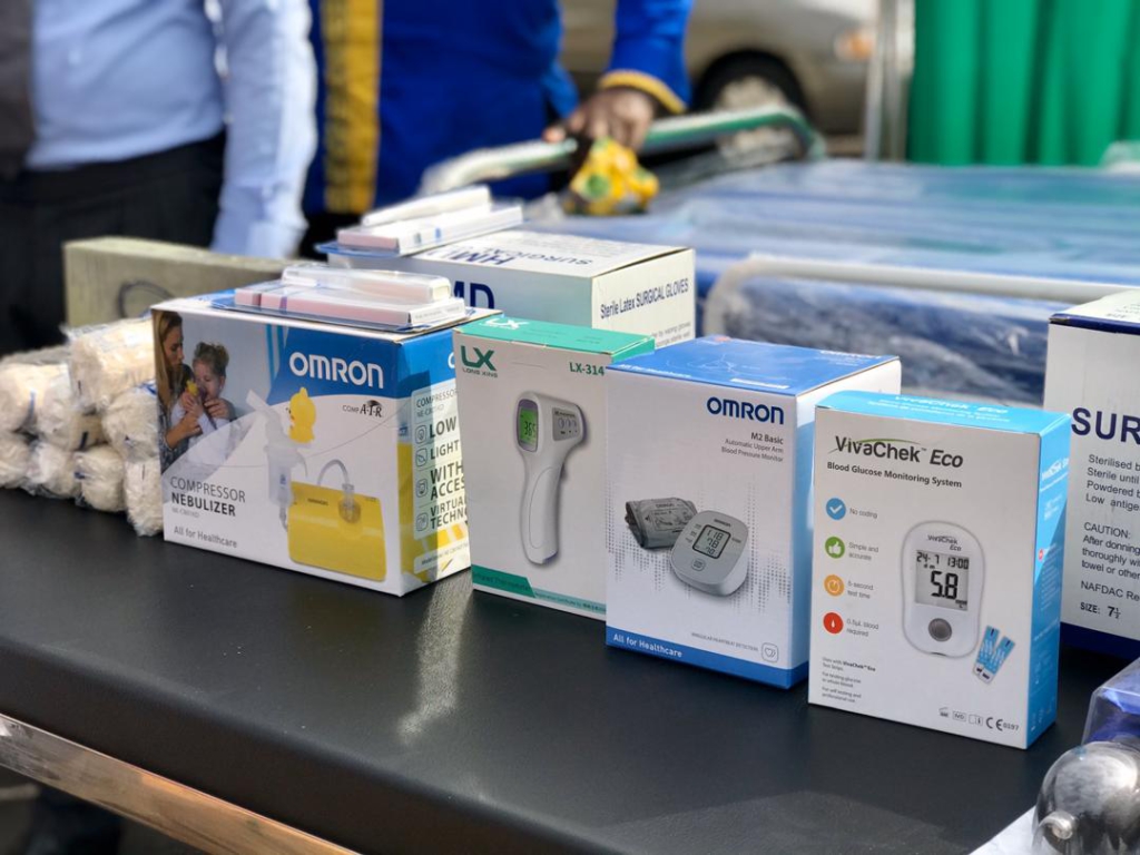 Akatakyie AN/AS 300+ Group Donates Medical Equipment to Opoku Ware School
