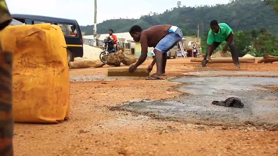 Manso Atwedie residents repair road on their own after long wait from city authorities