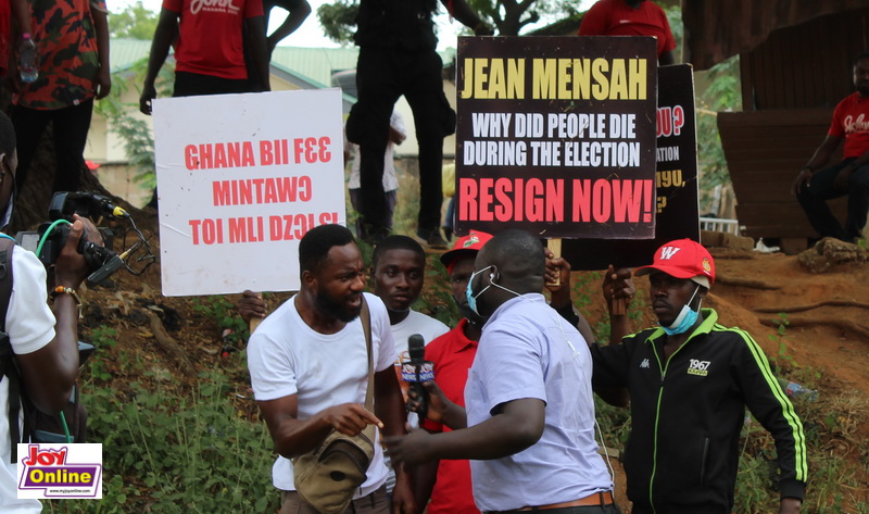 Photos: NDC supporters demonstrate at Electoral Commission HQ again
