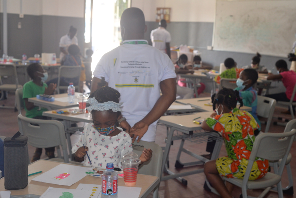 Children in Kumasi participate in coronavirus art clinics