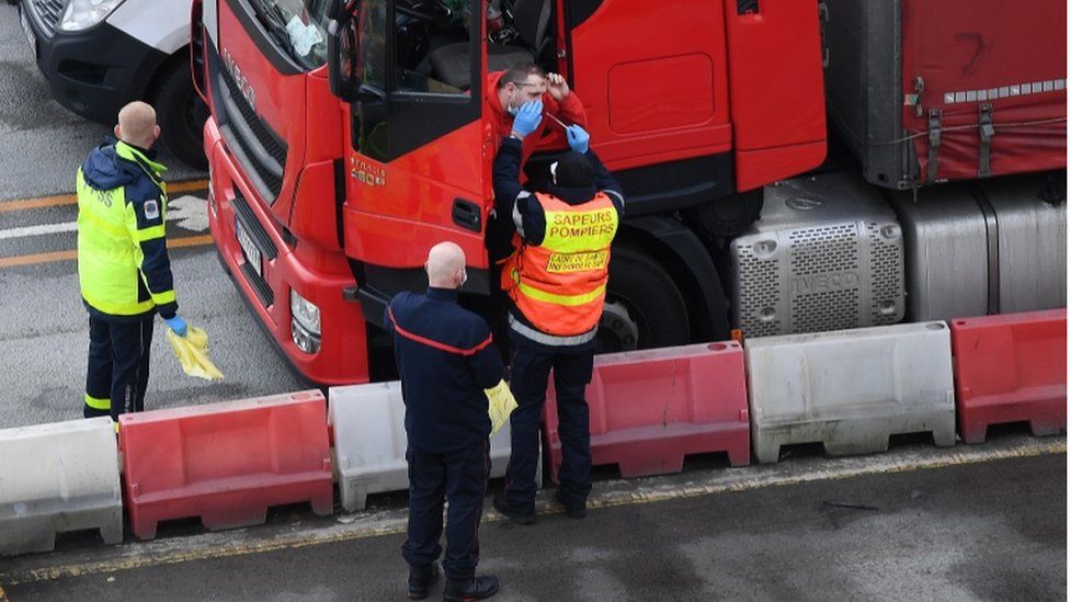 Kent lorry chaos: More military support deployed for driver tests