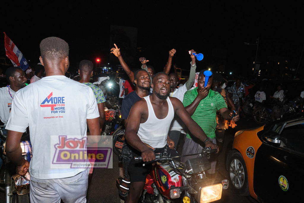 Photos: How NPP supporters swarmed Akufo-Addo's residence in victory celebration