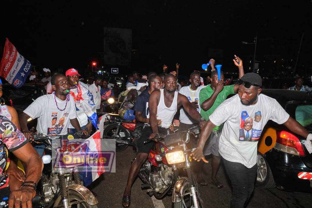 Photos: How NPP supporters swarmed Akufo-Addo's residence in victory celebration