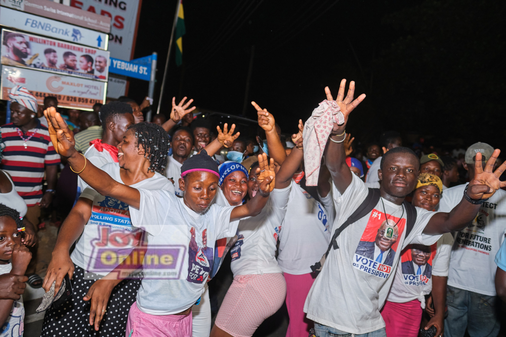 Photos: How NPP supporters swarmed Akufo-Addo's residence in victory celebration