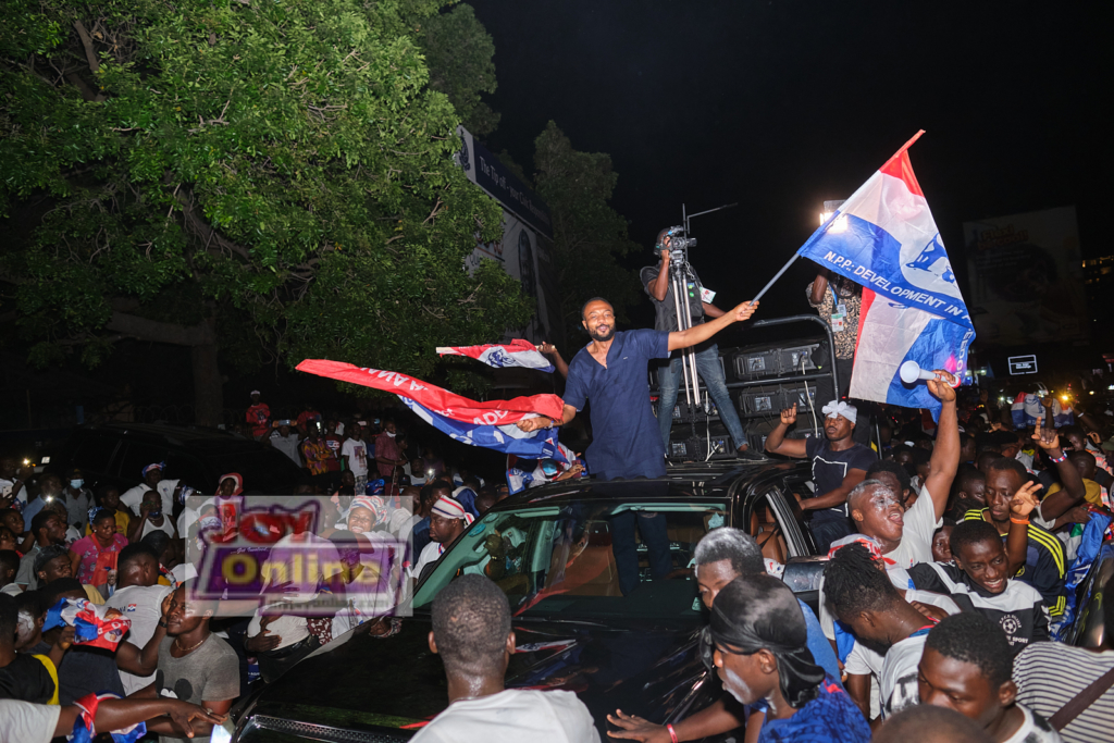 Photos: How NPP supporters swarmed Akufo-Addo's residence in victory celebration