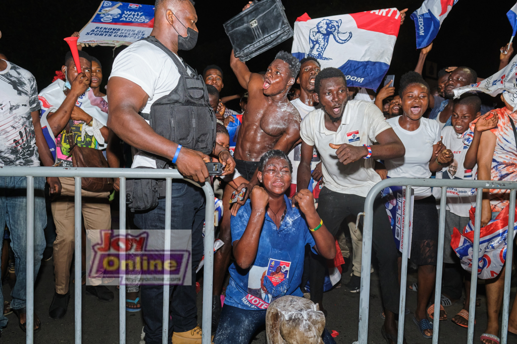 Photos: How NPP supporters swarmed Akufo-Addo's residence in victory celebration