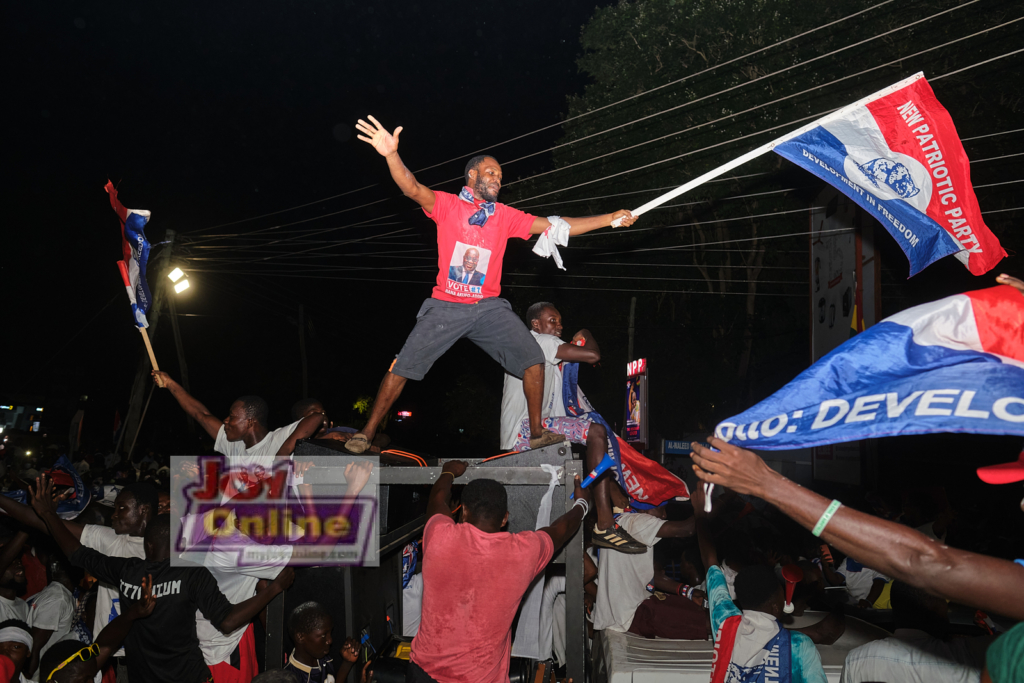 Photos: How NPP supporters swarmed Akufo-Addo's residence in victory celebration