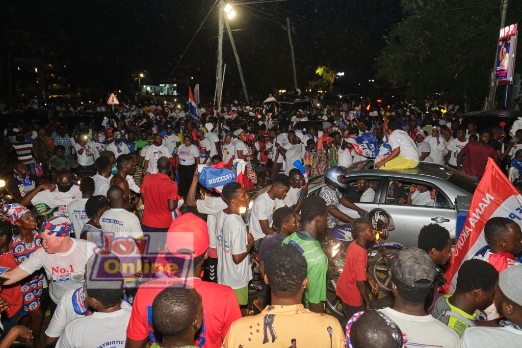 Photos: How NPP supporters swarmed Akufo-Addo's residence in victory celebration