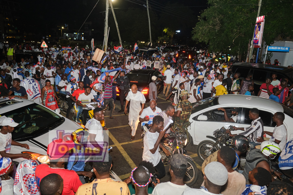 Photos: How NPP supporters swarmed Akufo-Addo's residence in victory celebration