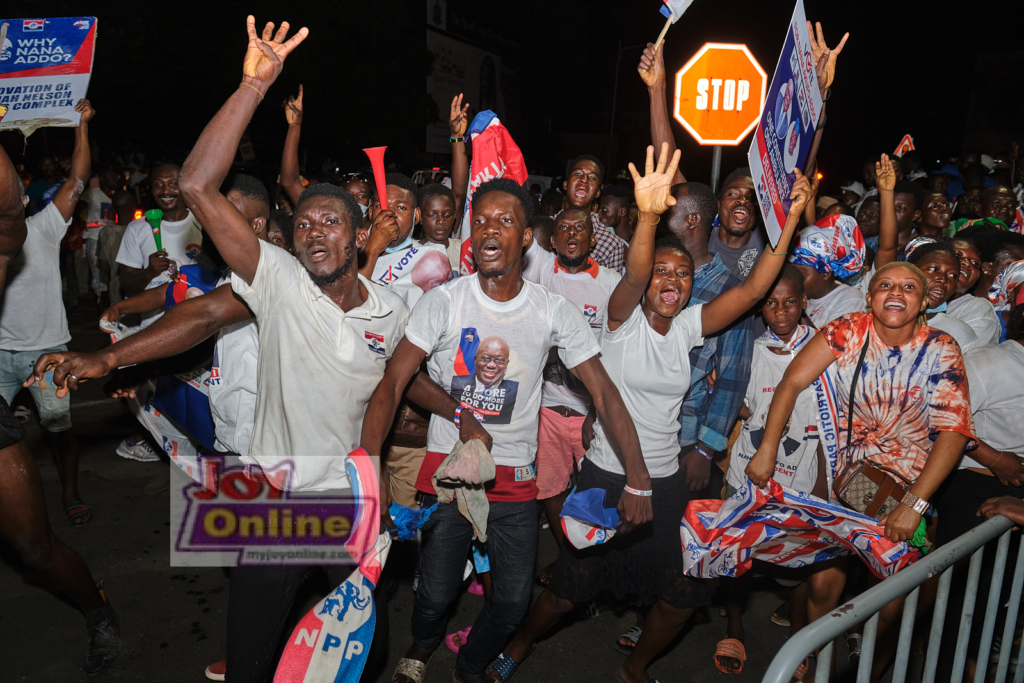 Photos: How NPP supporters swarmed Akufo-Addo's residence in victory celebration