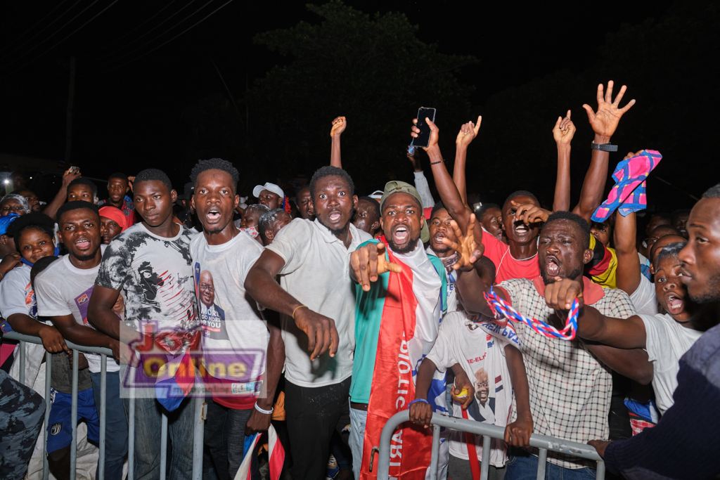 Photos: How NPP supporters swarmed Akufo-Addo's residence in victory celebration