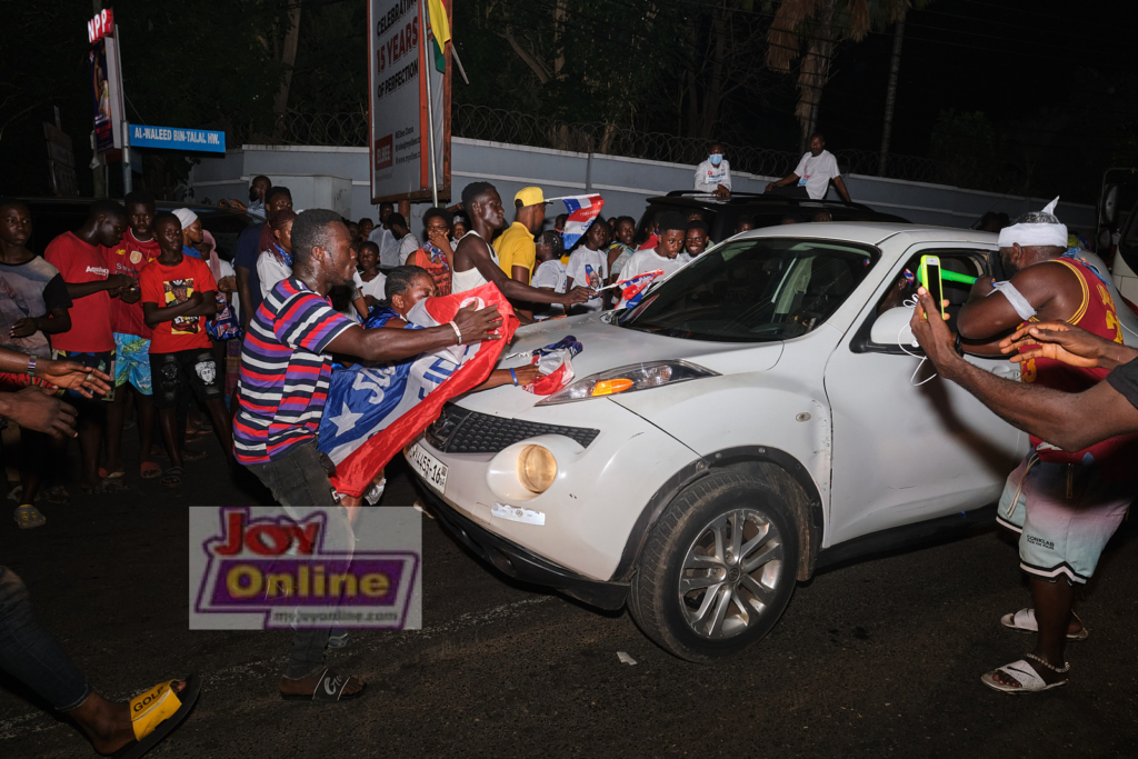 Photos: How NPP supporters swarmed Akufo-Addo's residence in victory celebration