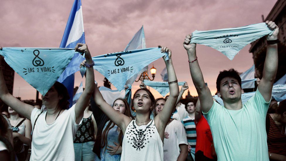 Argentina abortion legalisation bill passes key vote
