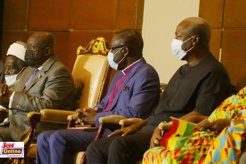 Photos: Akufo-Addo, Mahama commit to peace ahead of election