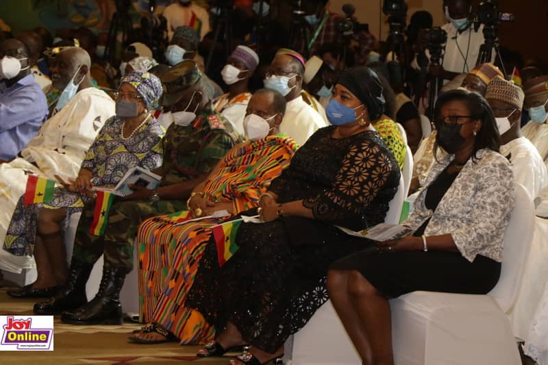 Photos: Akufo-Addo, Mahama commit to peace ahead of election