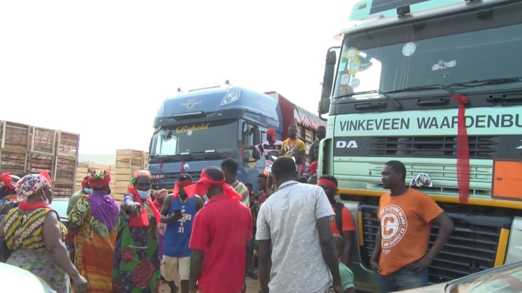 Tomato transporters threaten strike over persistent robbery attacks