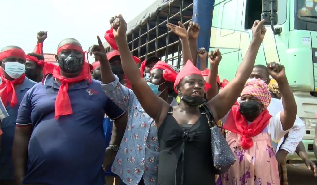 Tomato transporters threaten strike over persistent robbery attacks