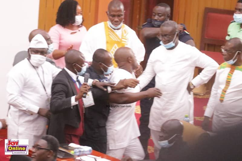 Photos: Confusion rocks inauguration of 8th Parliament