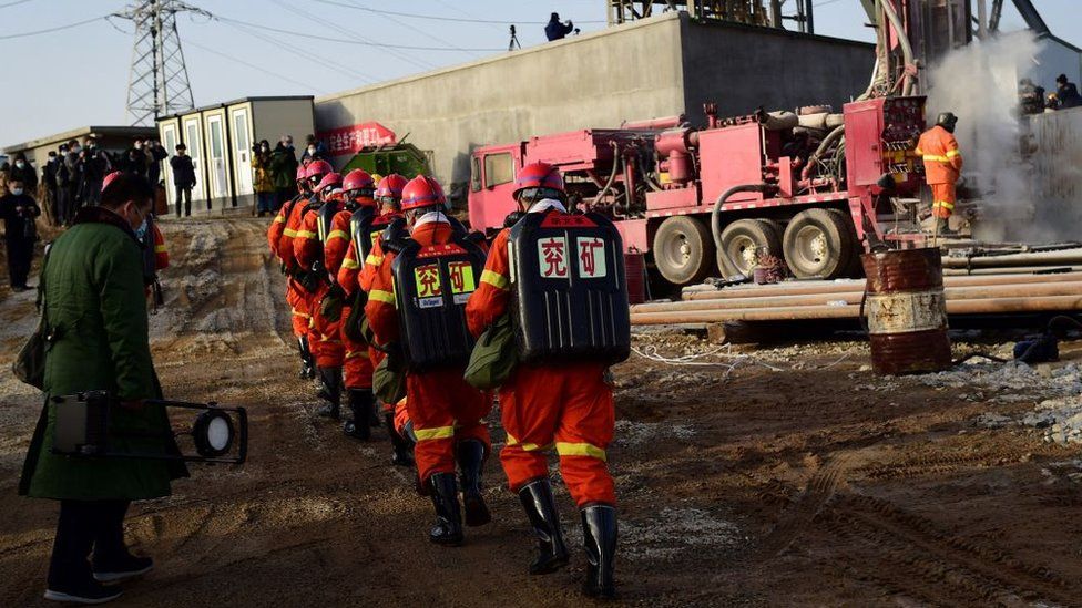 China mine rescue: Survivors to remain trapped at least two more weeks