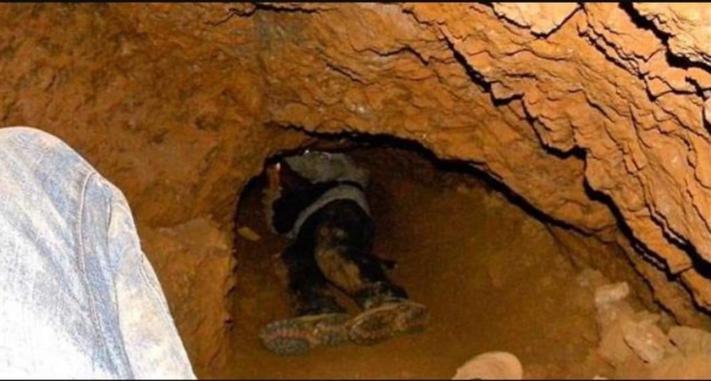 4 die in galamsey pit at Tarkwa