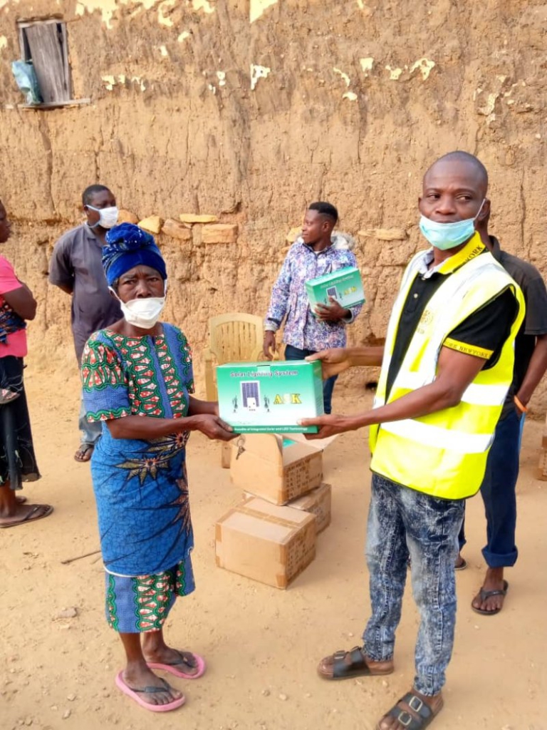 COCOBOD donates solar lamps to farmers in Volta Region