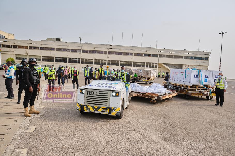 Photos: First batch of Covid-19 vaccines arrive at Kotoka International Airport