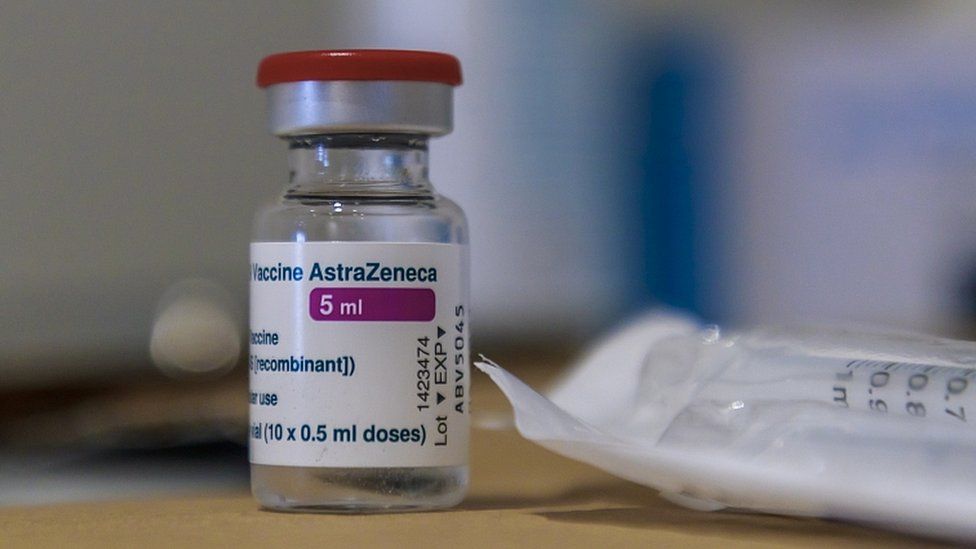 Covid vaccine: Germany urged to back AstraZeneca jab for over-65s