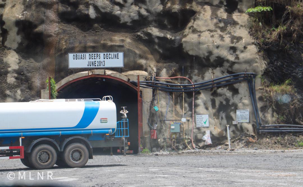 Lands Ministry intervenes in impasse between small scale miners and AngloGold Ashanti