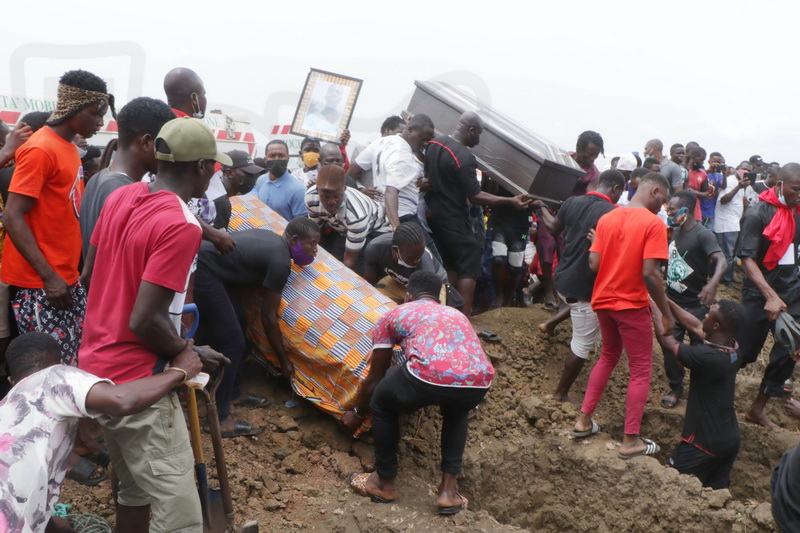 Photos: Apam; a town in pain and sorrow as it buries 13 teens