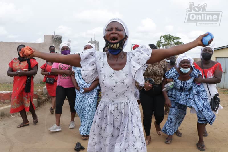 Photos/Videos: Hundreds gather to bid farewell to victims of Apam drowning