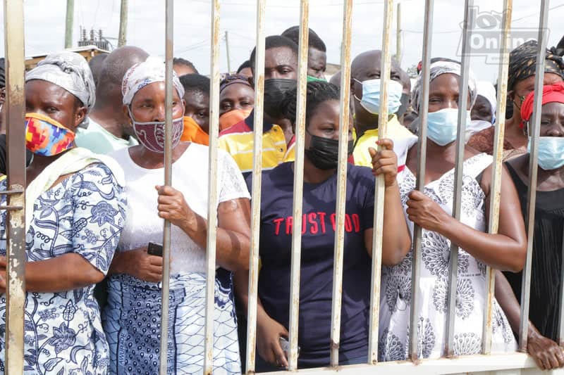 Photos/Videos: Hundreds gather to bid farewell to victims of Apam drowning