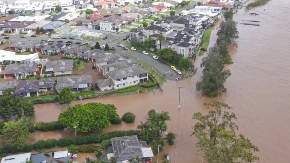 Australia floods Thousands evacuated as downpours worsen