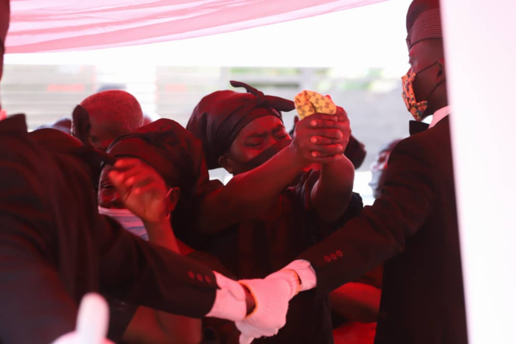 Photos: Burial service for popular Ghanaian photographer, Bob Pixel