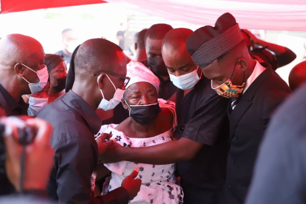 Photos: Burial service for popular Ghanaian photographer, Bob Pixel