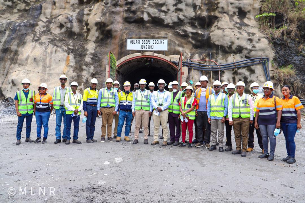 Lands Ministry intervenes in impasse between small scale miners and AngloGold Ashanti