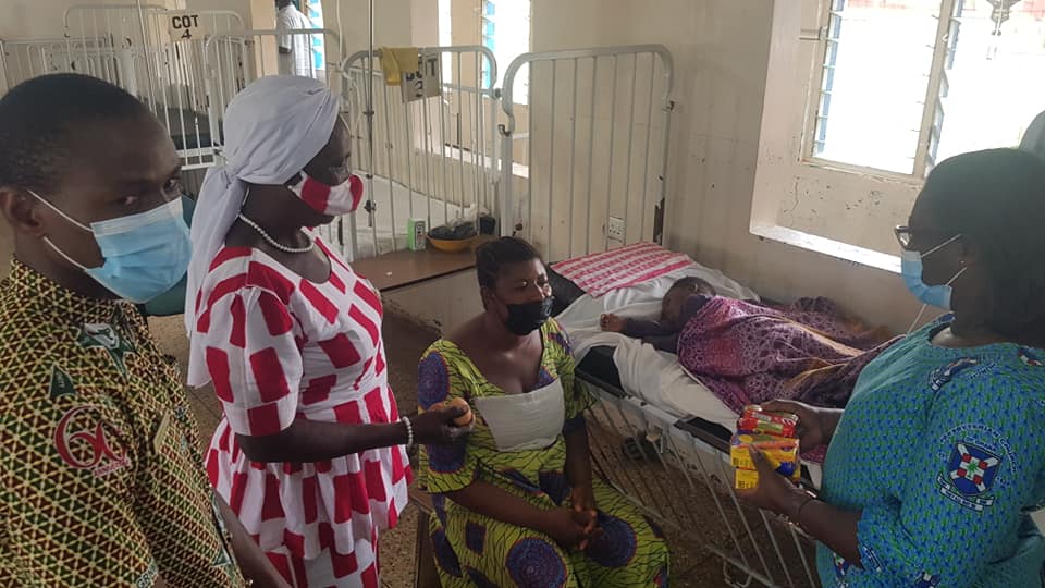 Congregants of Presby church spend Easter Monday with patients at Wenchi Methodist Hospital