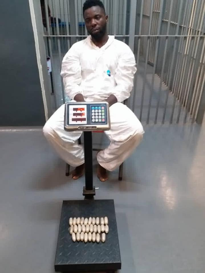 2 drug traffickers excrete 191 pellets of cocaine, heroin at Nigerian airport