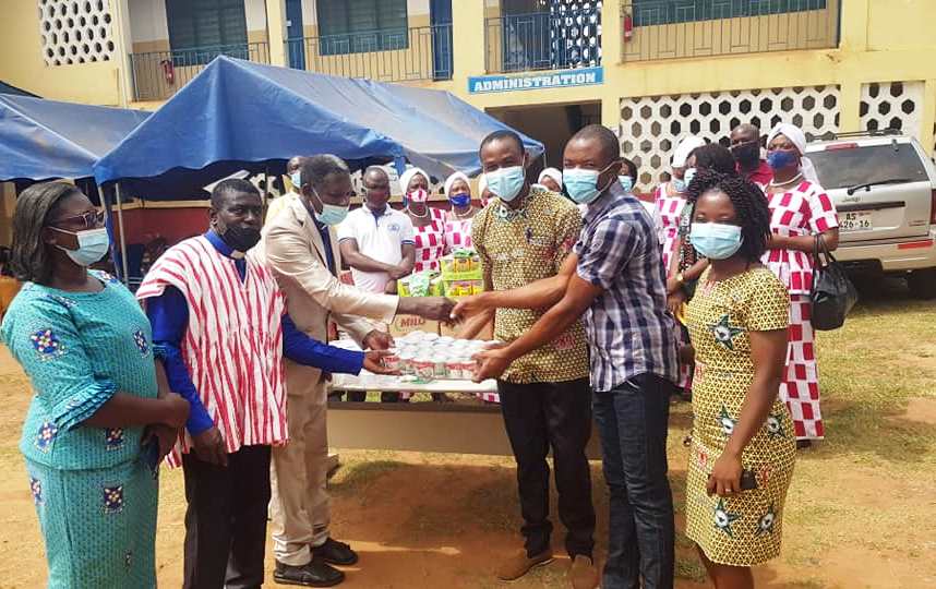 Congregants of Presby church spend Easter Monday with patients at Wenchi Methodist Hospital