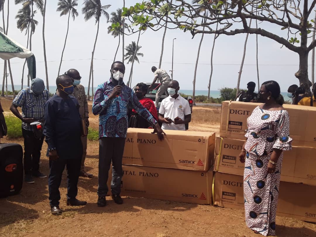 Education Minister tours 4 SHSs in Central Region, donates digital pianos to 5 other basic schools