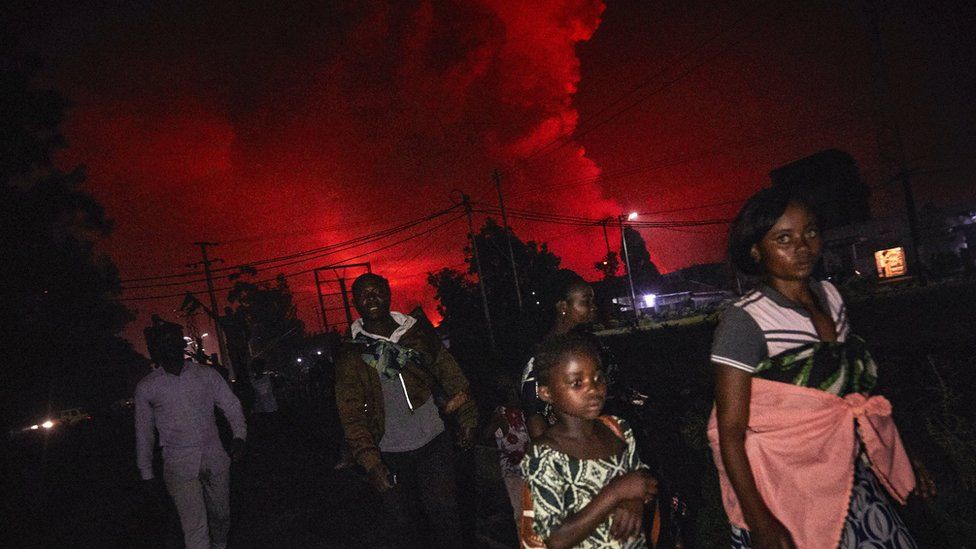 Mount Nyiragongo: DR Congo plans to evacuate city as volcano erupts