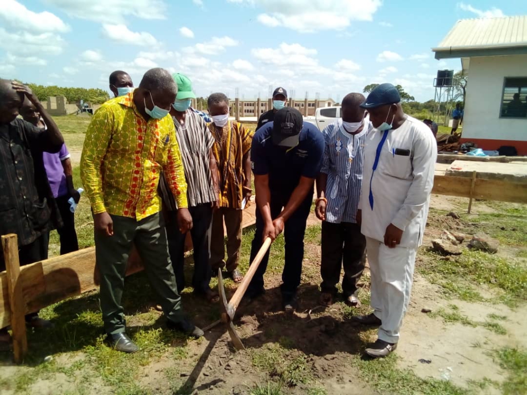 Agbodza cuts sod for ¢1m 8-unit classroom block for Adaklu Senior High School