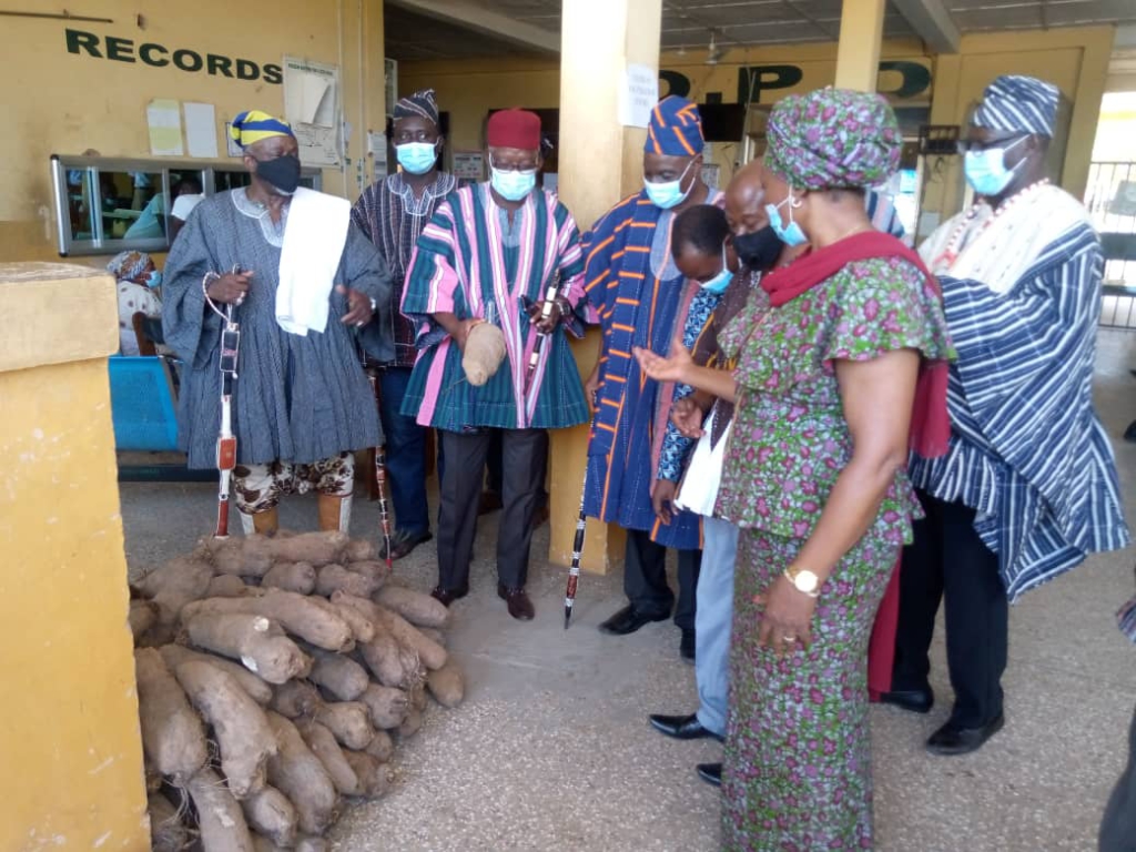 Council of State donates to inpatients of Bole Hospital