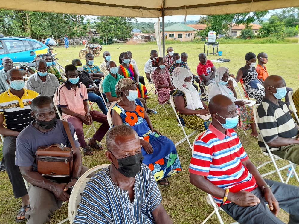 360 cocoa farmers receive free fertilisers, agrochemicals from Abosso Goldfields