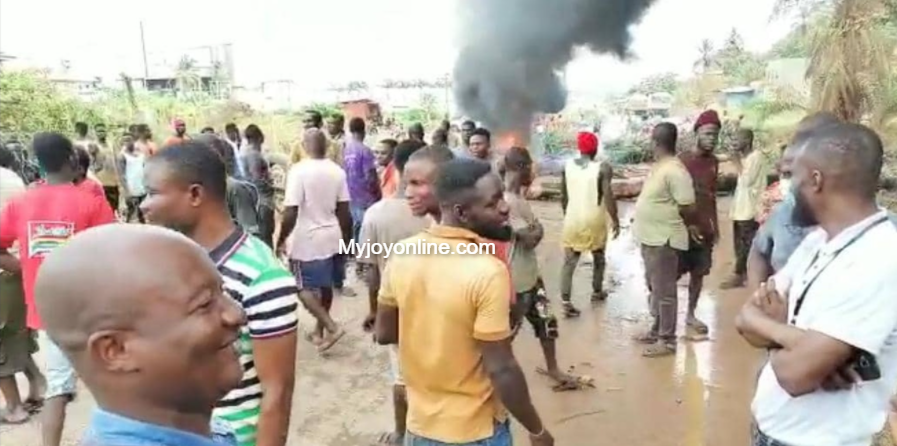 Angry Eshiem residents declare one-week demonstration, burn tyres over poor road