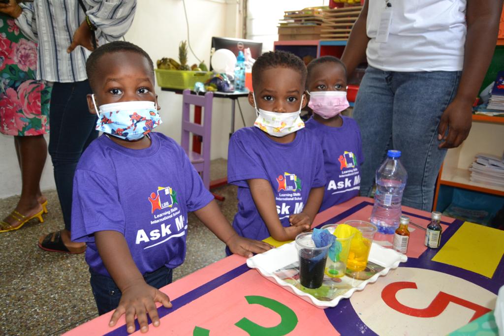 Preschoolers and elementary school students conduct science experiments at Learning Skills International School Preschoolers and elementary school students conduct science experiments at Learning Skills International School