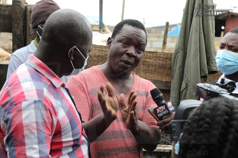 CleanGhana Campaign : AMA Health Inspectors close down public toilet at Avenor